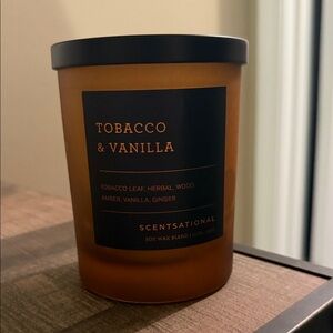 Tobacco & Vanilla Candle - Brown